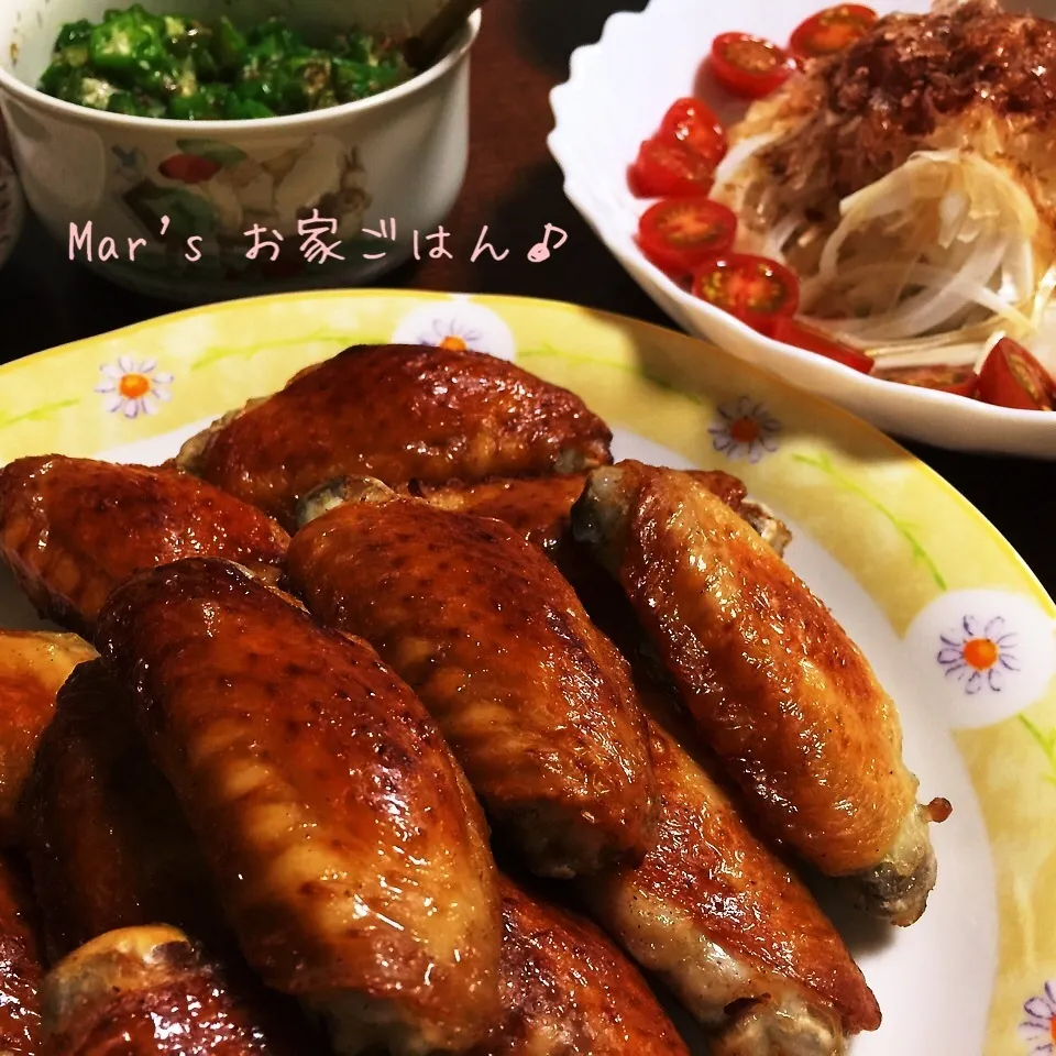 Snapdishの料理写真:焼くだけっ( ´艸｀)手羽先♫新玉ねぎのサラダ&おくら♫|ma-chanさん