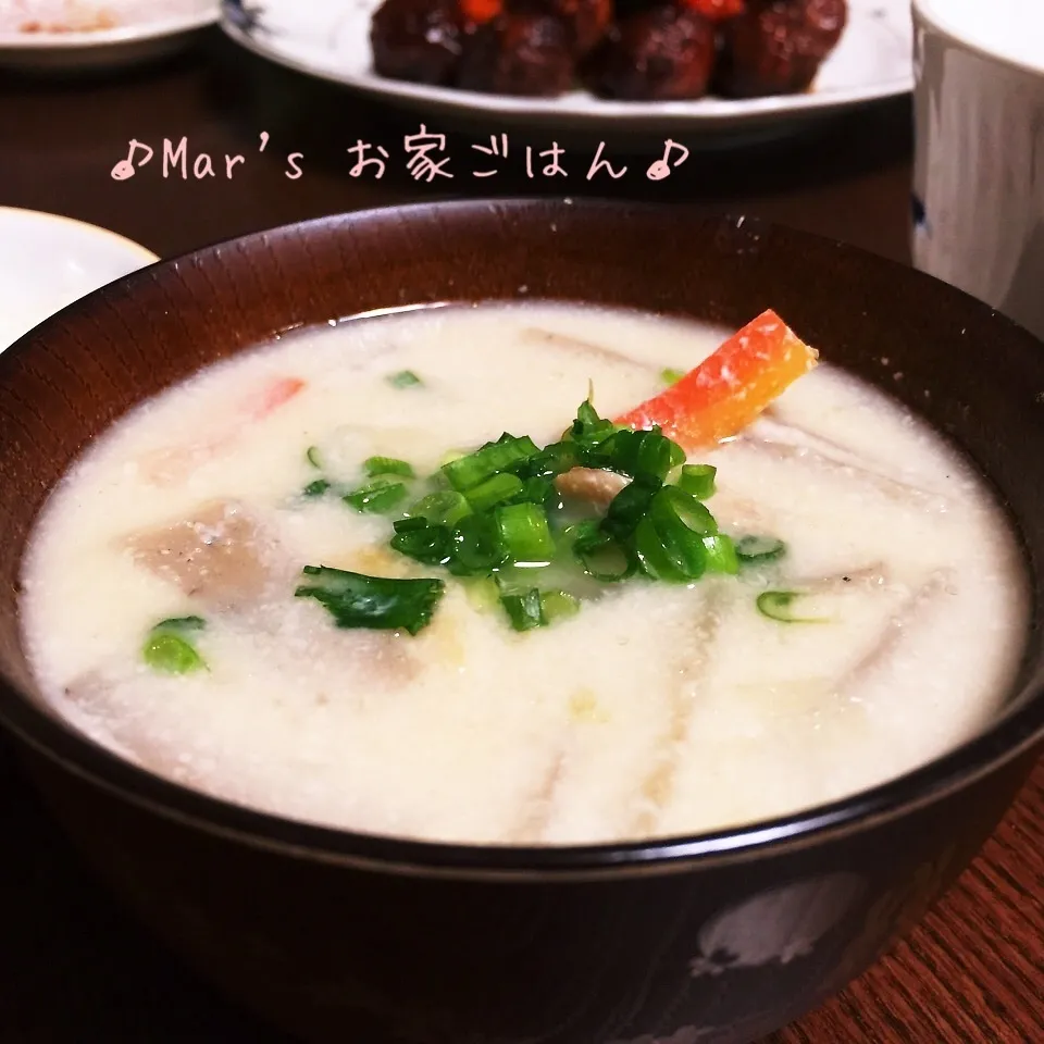 Snapdishの料理写真:鶏モモ肉で粕汁♪(*^-^)|ma-chanさん