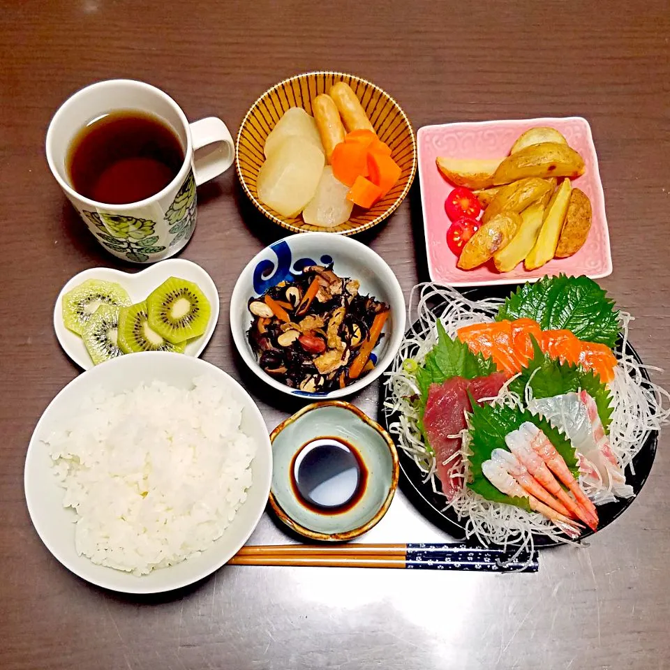 お刺身盛り合わせの給料日の夜ご飯♡|Mami.Nさん