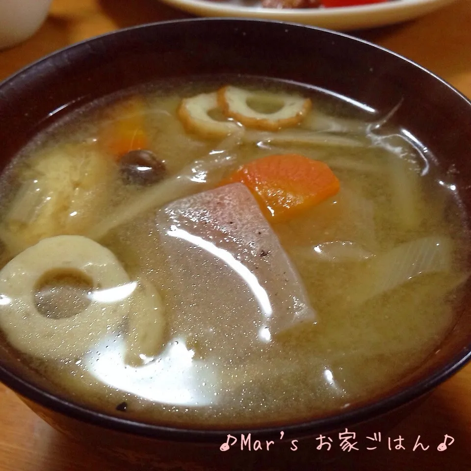 Snapdishの料理写真:野菜たっぷり♪お味噌汁☆|ma-chanさん