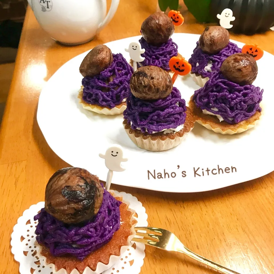 Snapdishの料理写真:紫芋のモンブランに渋皮煮乗せて出来上がり♡|naho_nonaさん