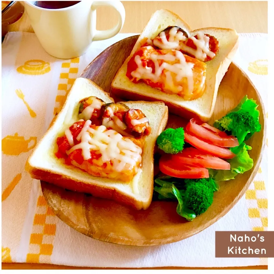 朝食♡カジキと茄子のトマト煮込み乗っけトロトロチーズトースト|naho_nonaさん