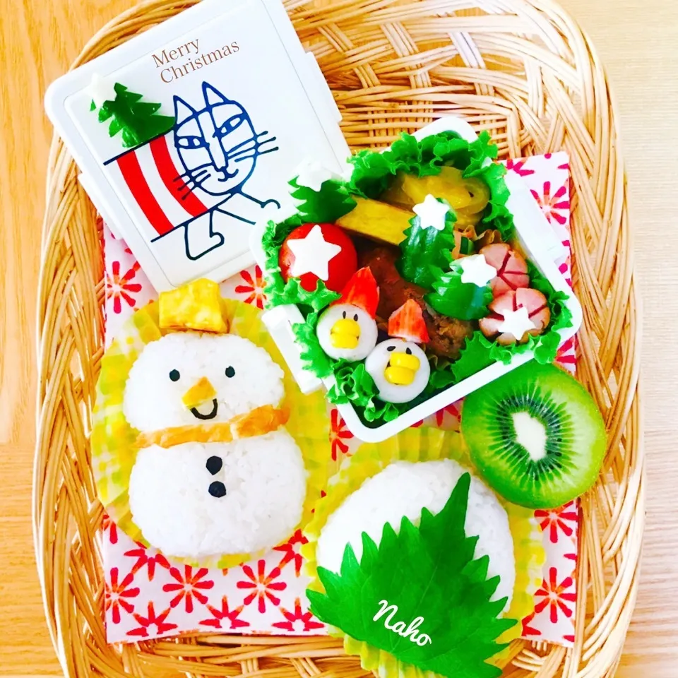 雪だるまさんと、紫蘇の葉ツリーでXmas弁当☆ちくわどり♡|naho_nonaさん