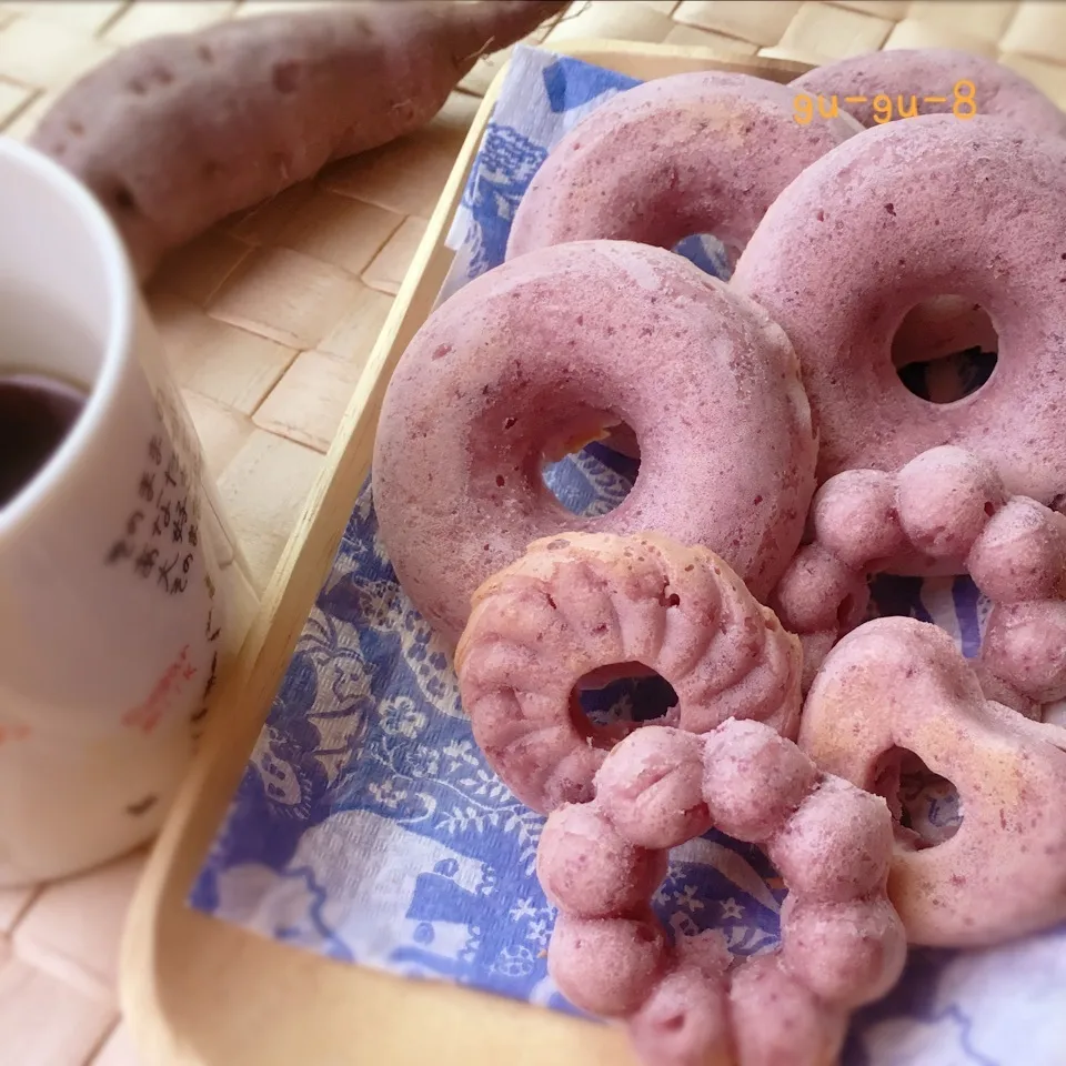 ムッちゃん、1000投稿おめでとう♪(紫芋焼きドーナツ)|ぐぅさん