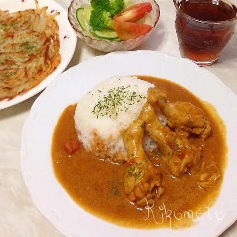 Snapdishの料理写真:トマトた〜っぷりチキンカレー♡|りこもとさん