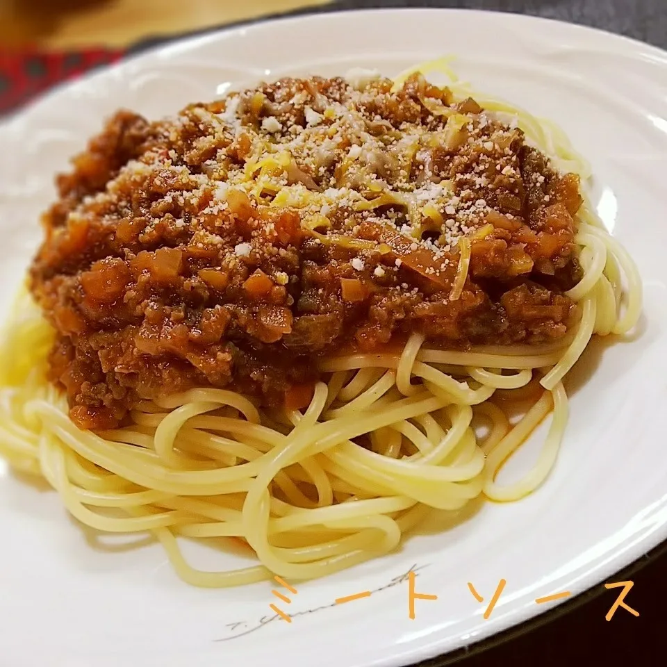 Snapdishの料理写真:🍝お肉ゴロゴロ💕二種類のチーズでミートソーススパゲティー|薪clubさん