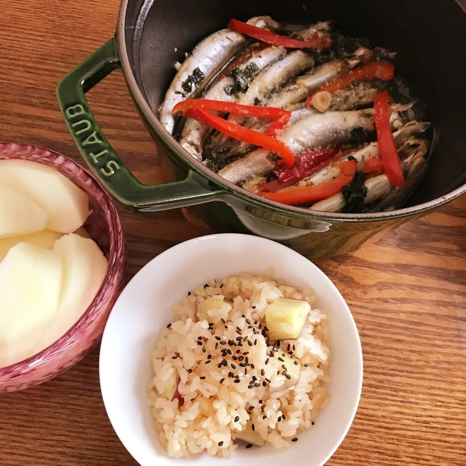 朝ごはん：さつま芋ご飯、ししゃものアヒージョ|かずぴょんさん