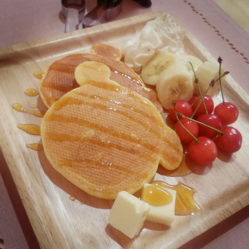 Snapdishの料理写真:🐻くまさんパンケーキ♪|薪clubさん