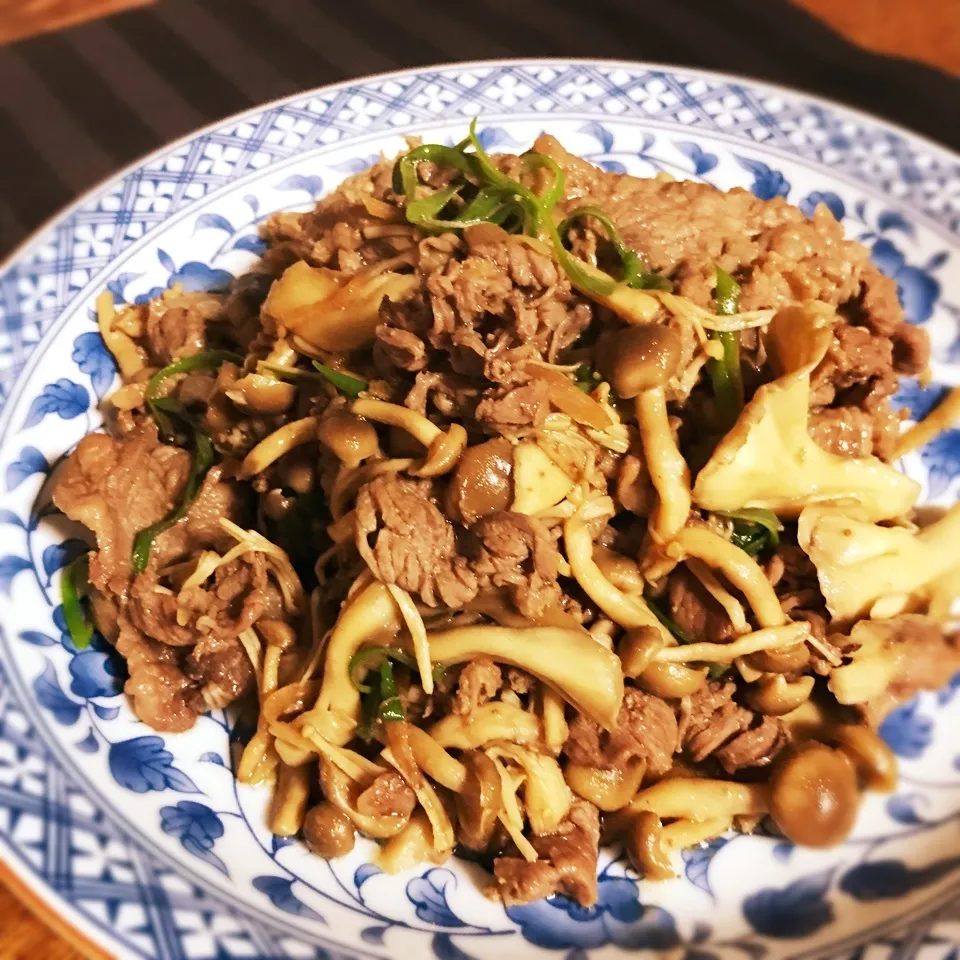 お醤油って美味しい〜牛肉ときのこの炒め物|かずぴょんさん