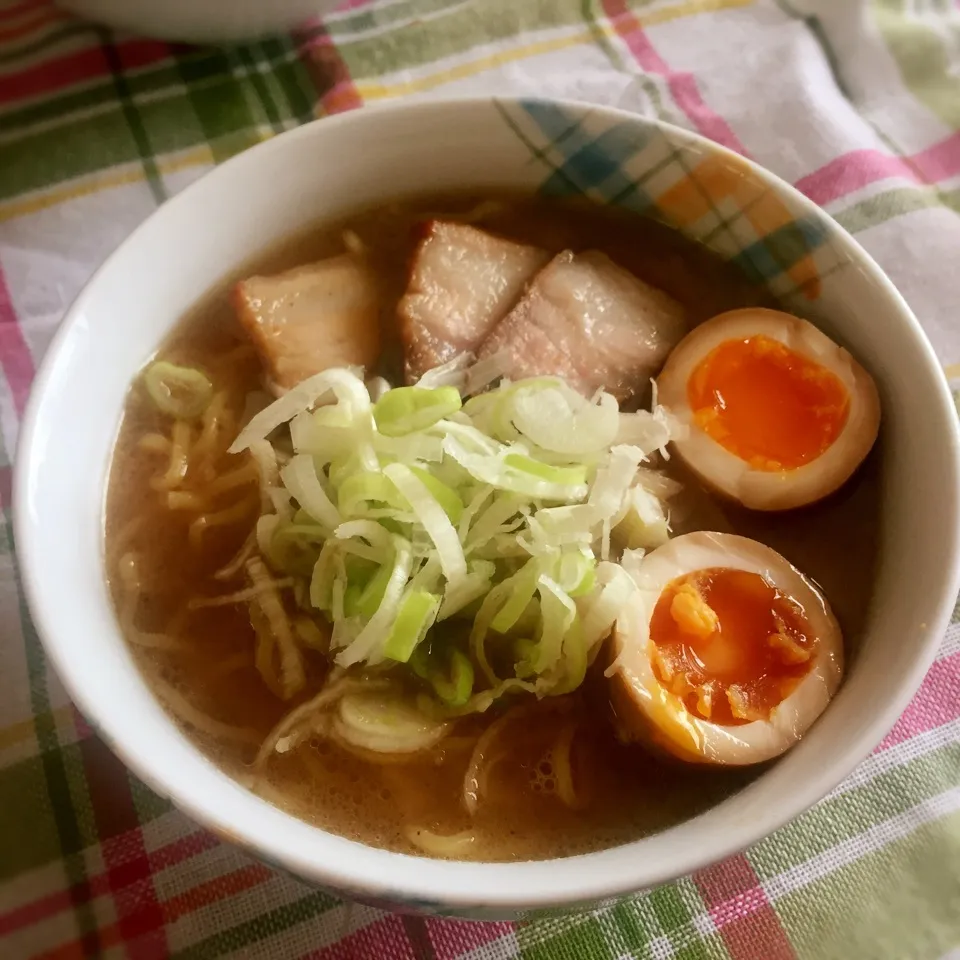 手作りチャーシューと手作り煮卵の味噌ラーメン|みおさん