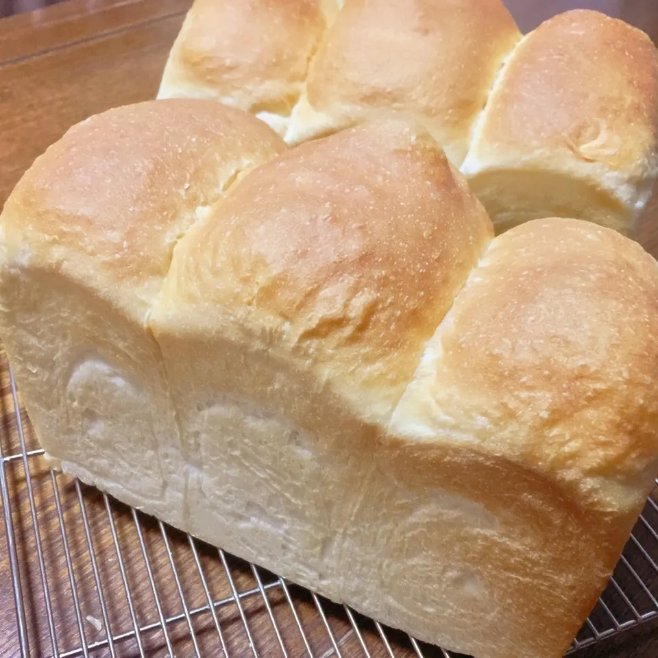 山食パン 3斤分焼きました〜♡|かずぴょんさん