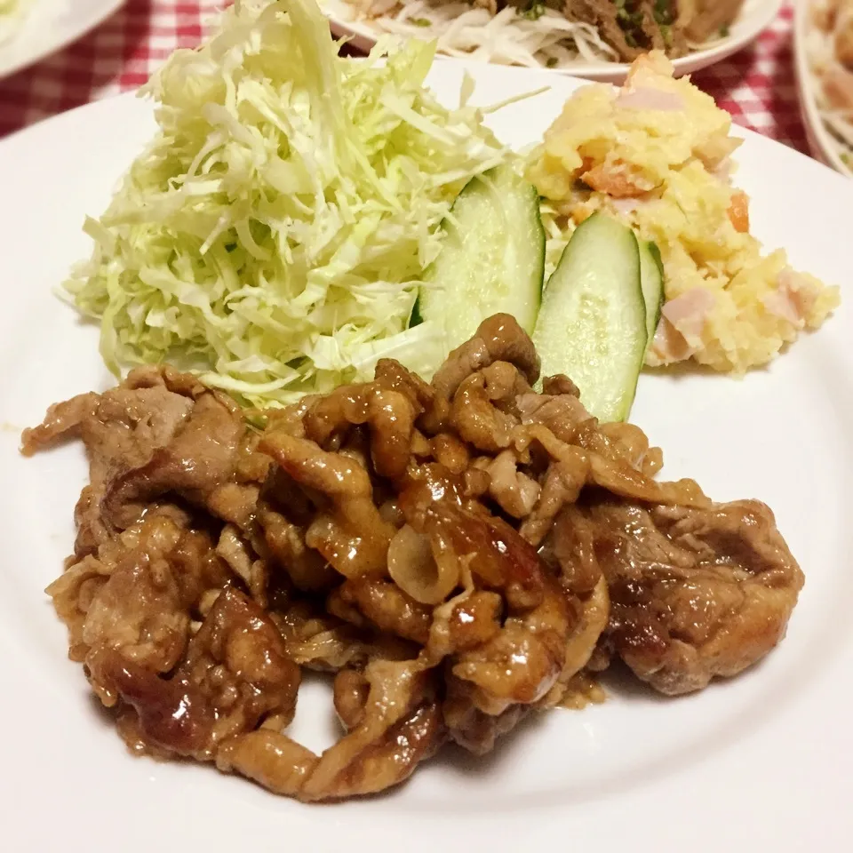 豚コマ肉で照り照り生姜焼き|みおさん