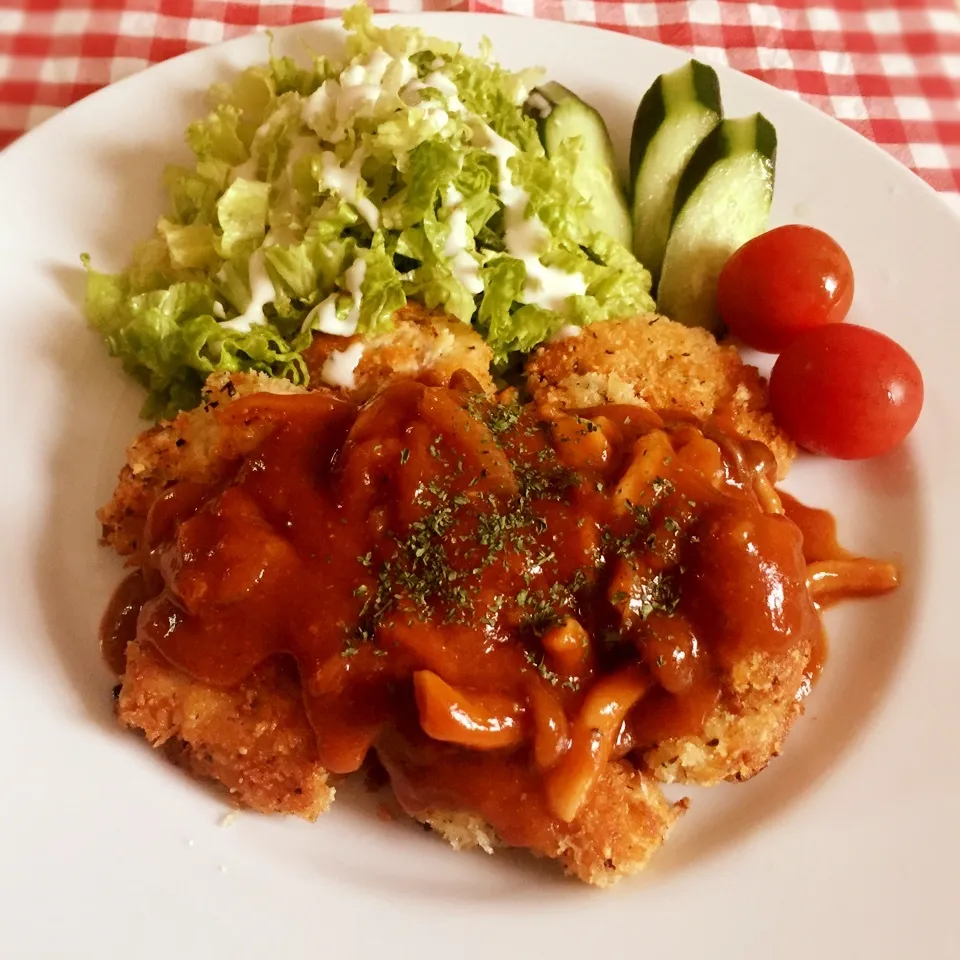 鶏胸肉のカツレツ〜デミグラスソースがけ〜|みおさん