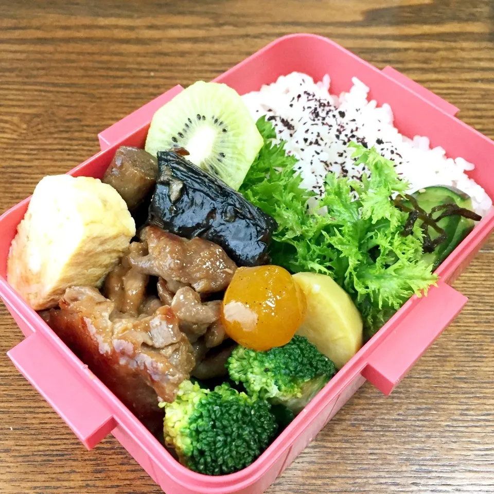 Snapdishの料理写真:新学期開始〜♬ 焼肉・鰊の煮物入り弁当|かずぴょんさん