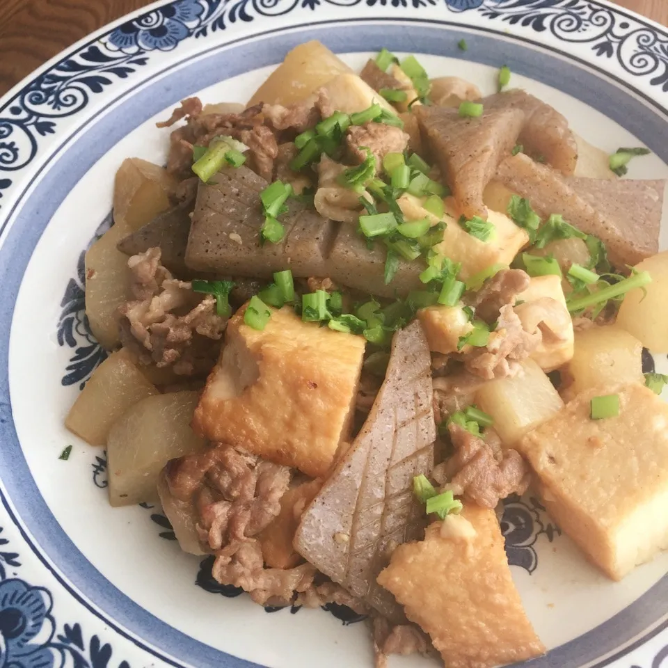 和食じんわり♡豚・大根・厚揚げ・こんにゃく煮|かずぴょんさん