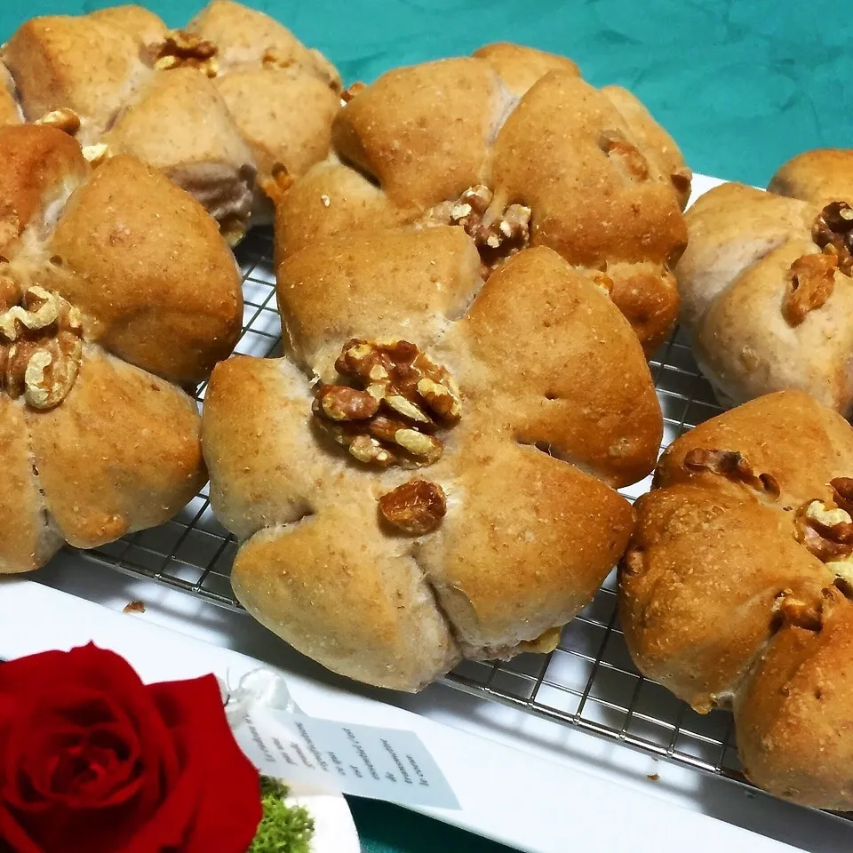 全粒粉くるみパン|かずぴょんさん