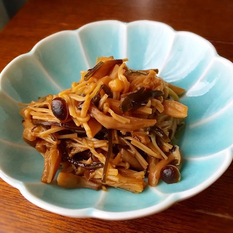 Snapdishの料理写真:しめじ・えのき茸・塩昆布で自家製なめたけ|かずぴょんさん