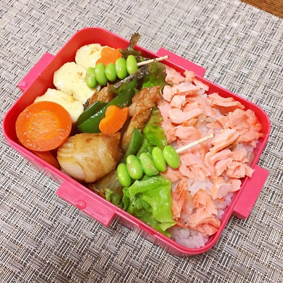 新玉ねぎ豚バラ巻きのお弁当|かずぴょんさん