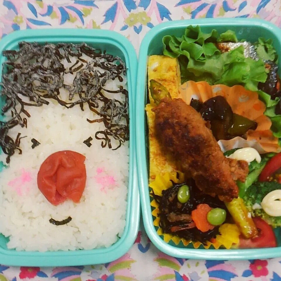 Snapdishの料理写真:娘弁当💕(アスパラのひき肉巻き？)|Rie Naganoさん