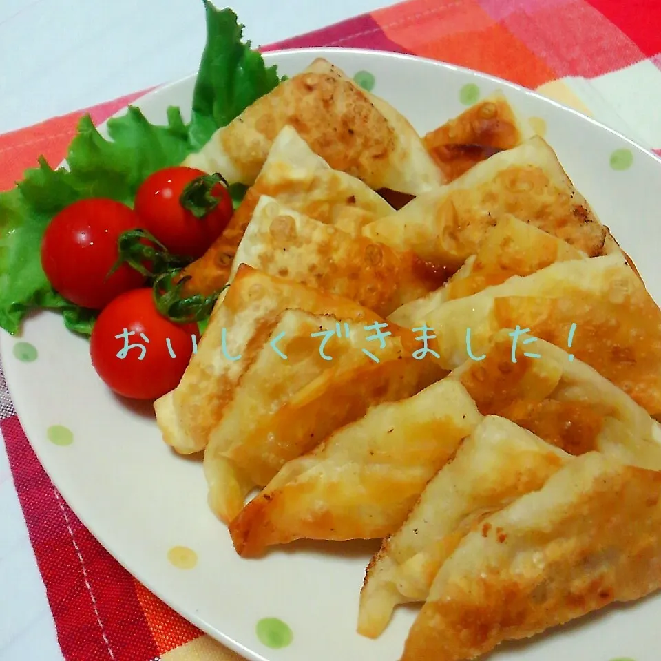 まねっ子💕とんちゃんの餃子の皮のツナコーンチーズ包み焼き|Rie Naganoさん