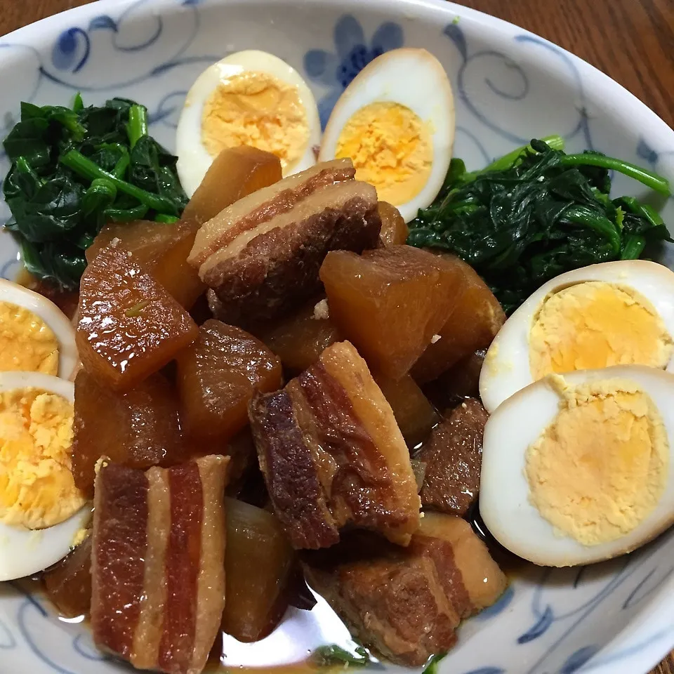 圧力鍋でやわらか〜♪豚バラ・大根・ゆで卵煮|かずぴょんさん