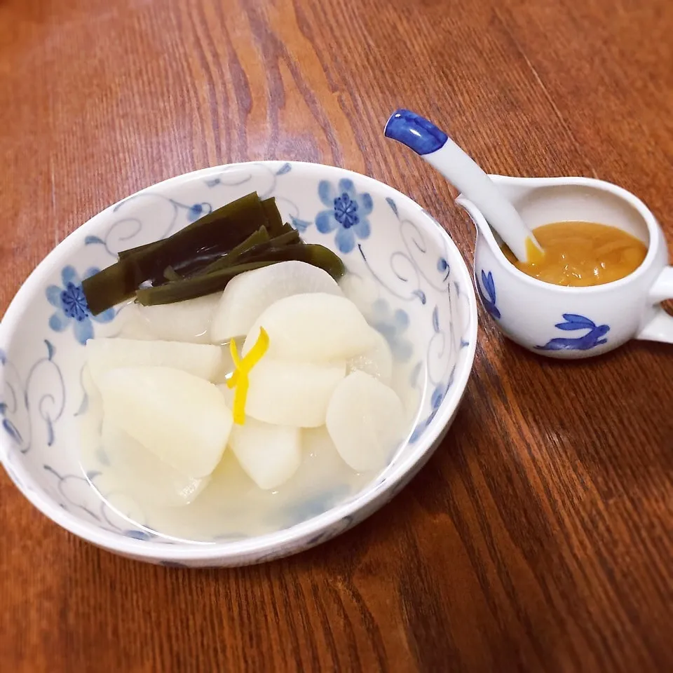 Snapdishの料理写真:圧力鍋10分「ふろふき大根」と柚子味噌|かずぴょんさん