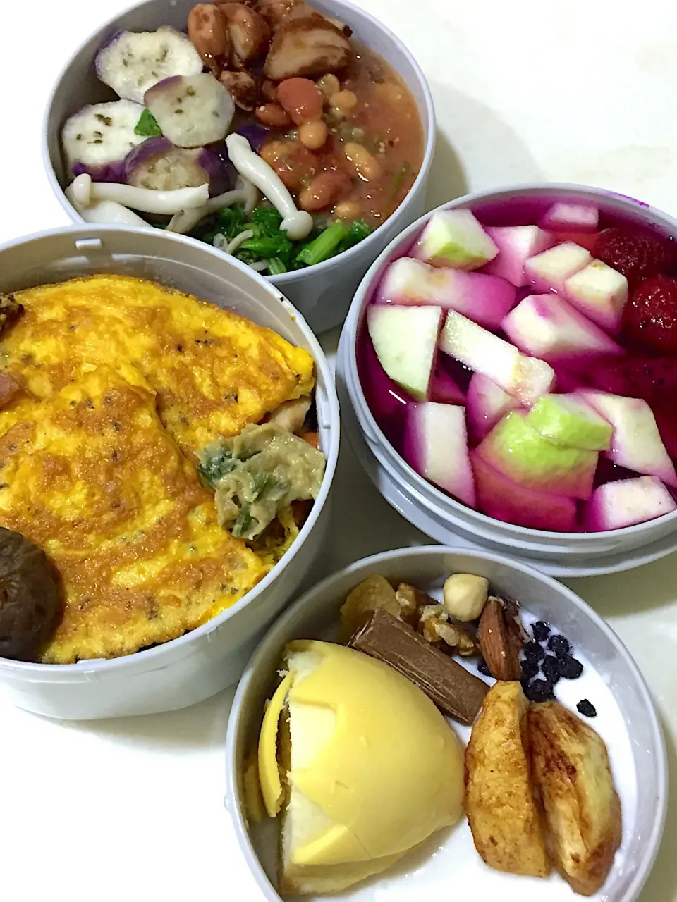 #lunchbox  #autumn  #fruitsalad  #omlette  #beans  #egg  #eggplant  #yougurt  #desert|chipe594さん