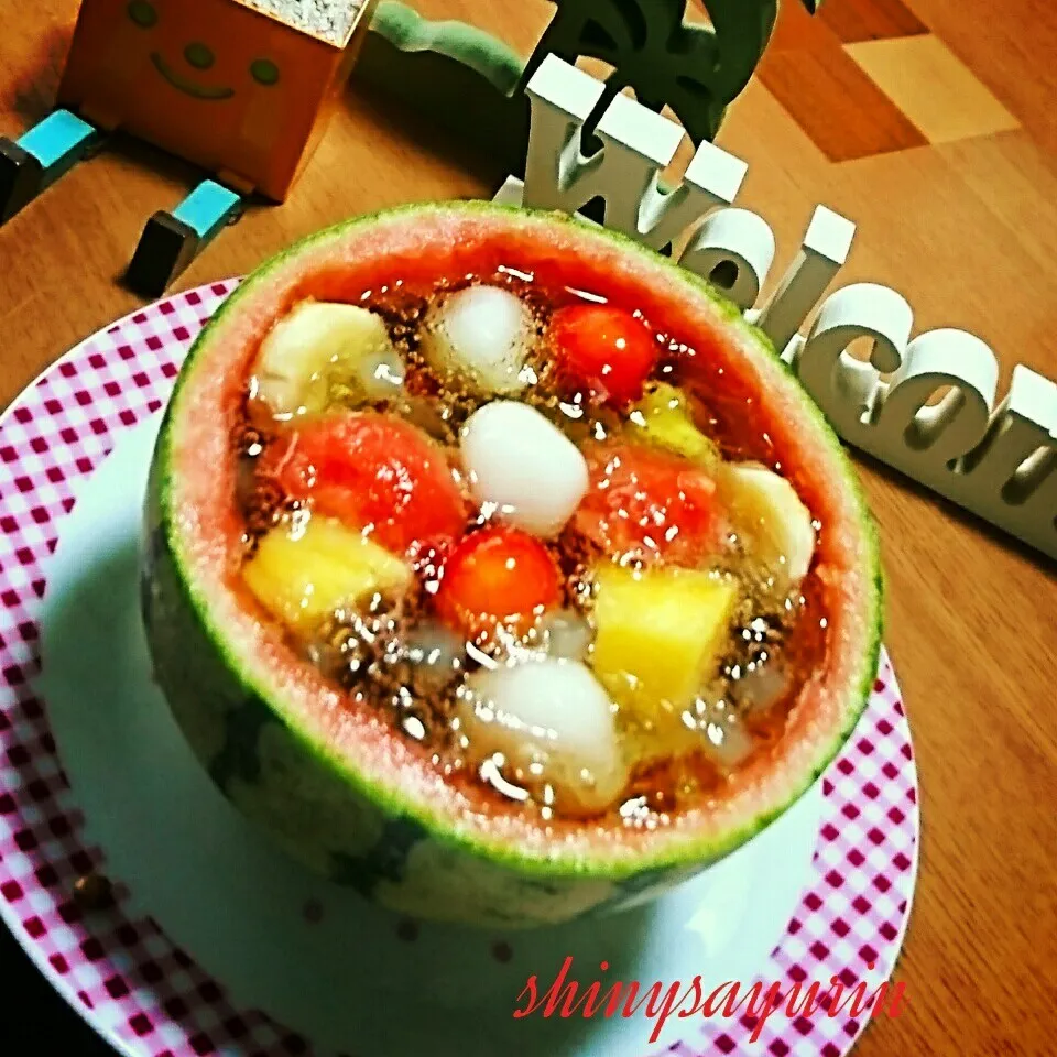 Snapdishの料理写真:小玉すいかで白玉フルーツポンチ🍉|さゆりんさん