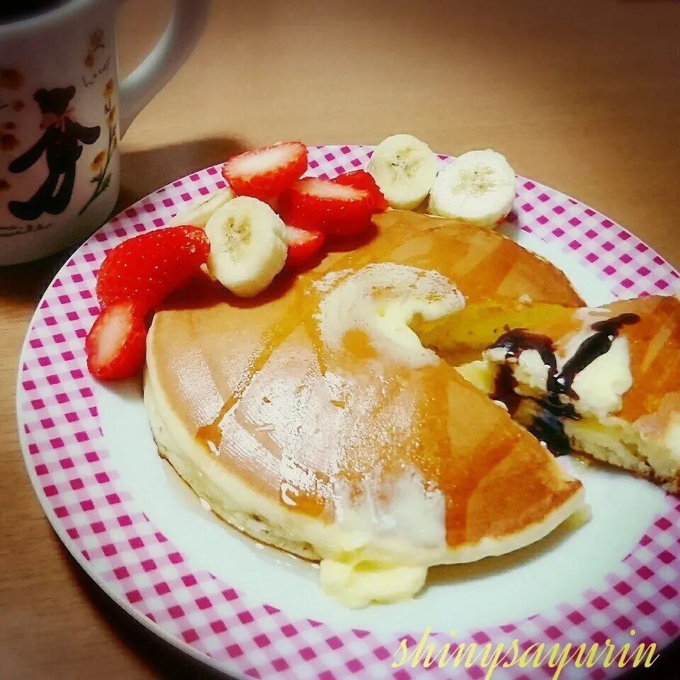 お休みの日の朝ごはん🍴パンケーキ☺|さゆりんさん