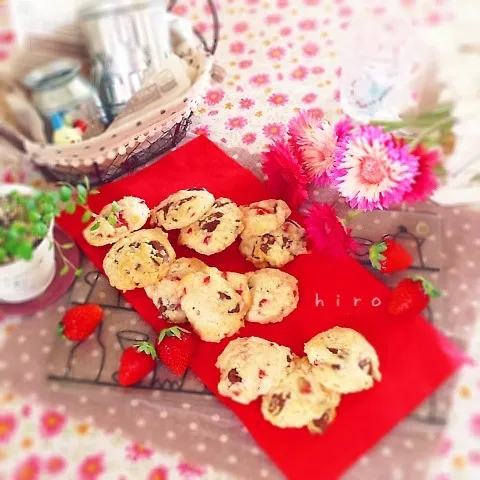 ホットケーキで作る苺とチョコのスコーン♪|ヒロさん