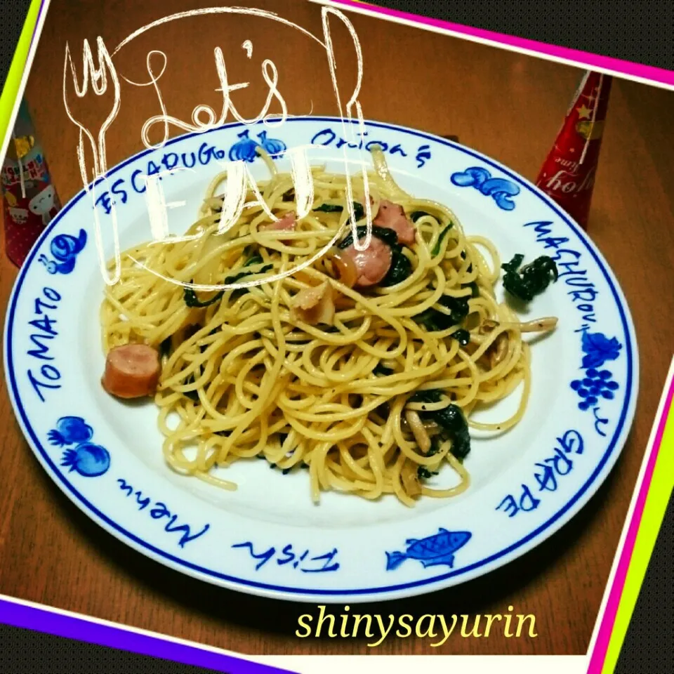 Snapdishの料理写真:ほうれん草とベーコンの和風パスタ😁|さゆりんさん