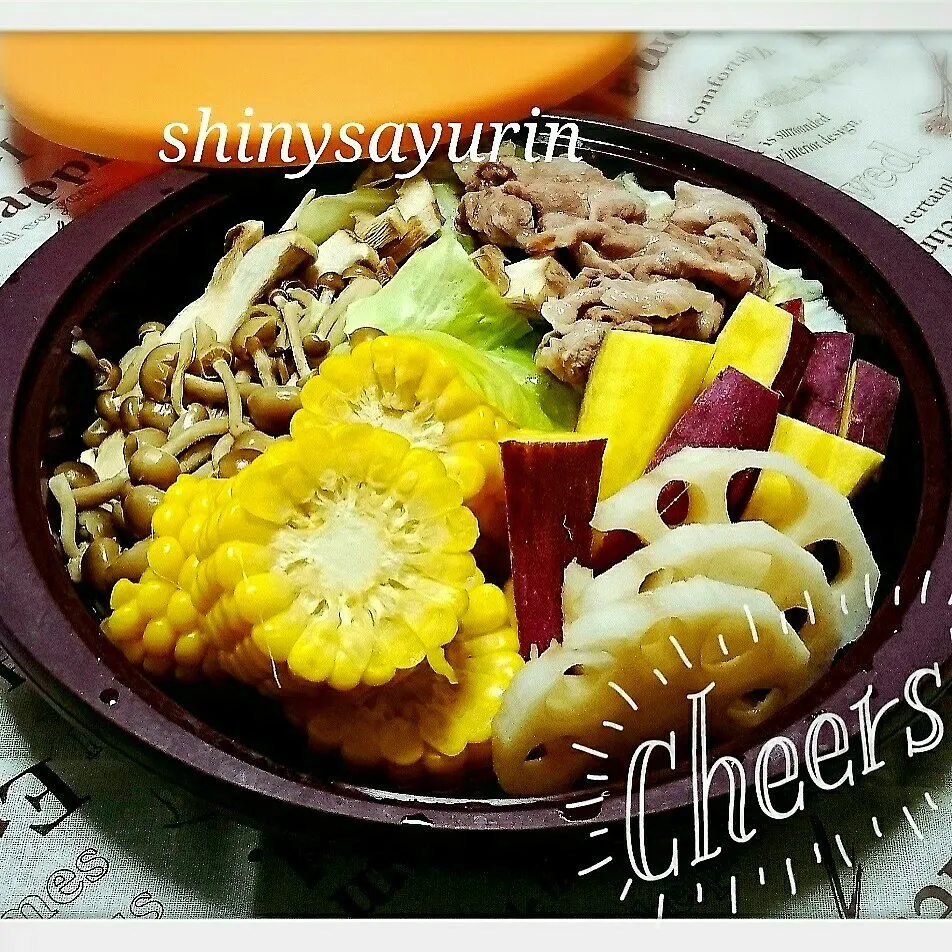 Snapdishの料理写真:シリコンスチーマーでたっぷり蒸し野菜🌽|さゆりんさん