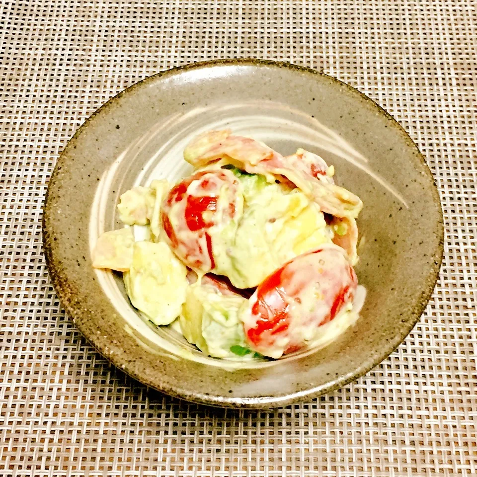 トマトとアボカドのハニーマスタードマヨ和え🍅🥑|れもんてぃさん