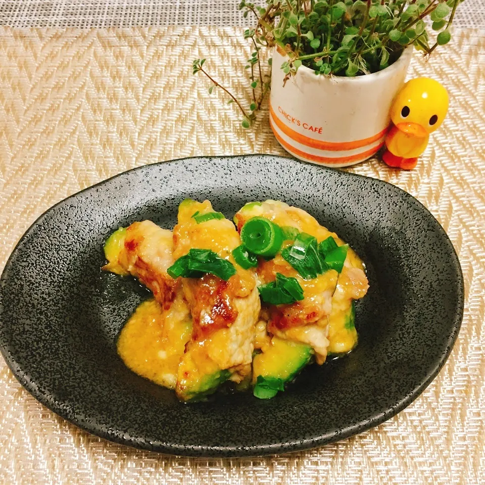 やみつき！わさび味噌香るアボカドチーズ肉巻き🥑|れもんてぃさん