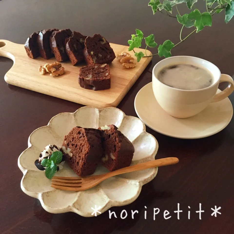 Snapdishの料理写真:計り不要♡混ぜて焼くだけ〜ザクザクくるみブラウニー♡|noripetit(のりP)さん