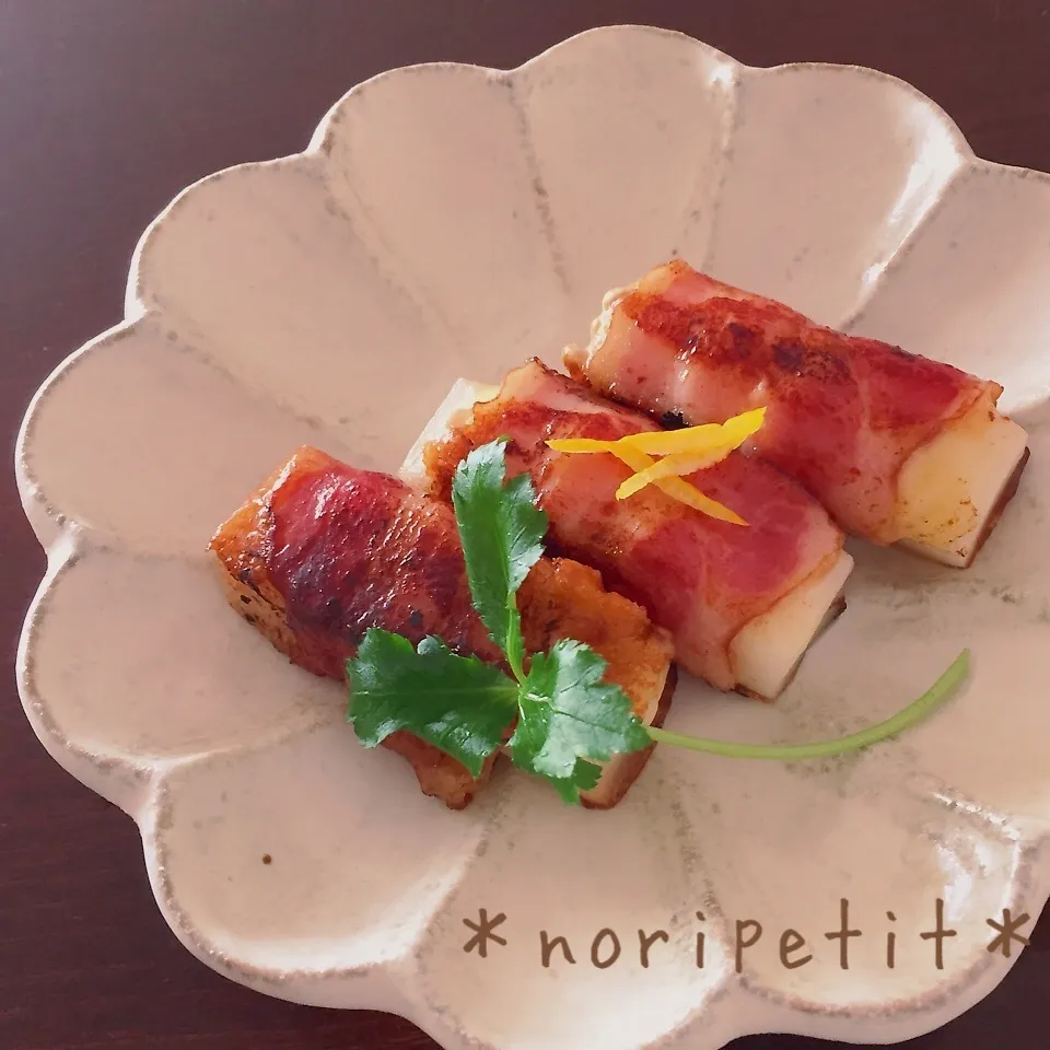 Snapdishの料理写真:お餅アレンジ♡おつまみにも♡お餅のベーコンチーズ巻き♡|noripetit(のりP)さん