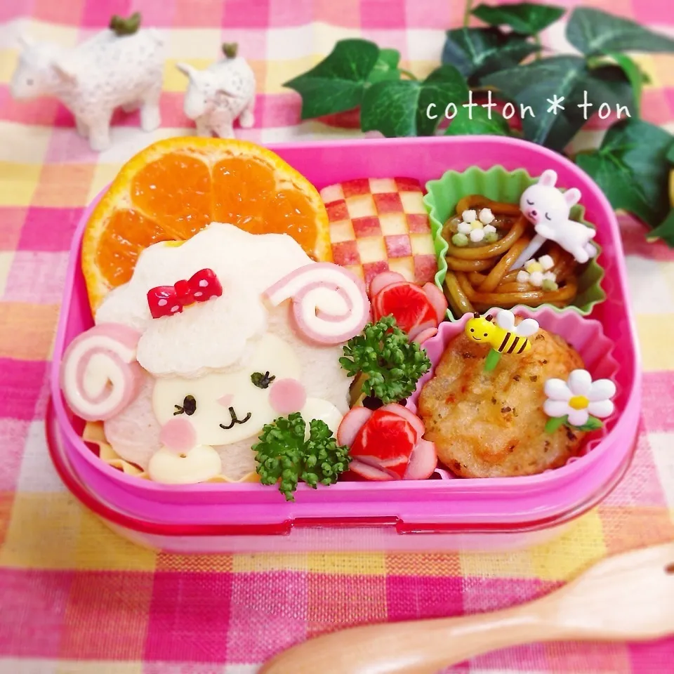 ひつじちゃんサンドイッチのお弁当♡|こっとんとんさん