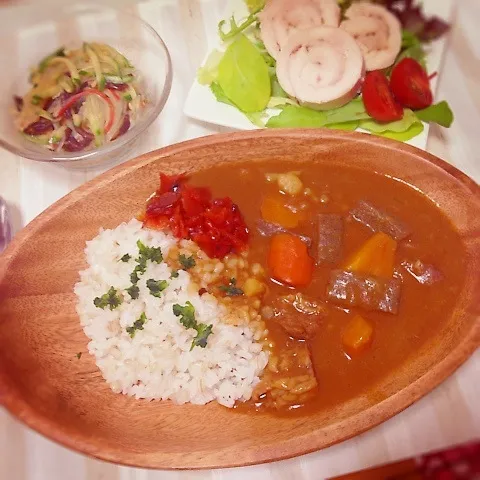 今日の晩ごはん。牛すじカレー…蒟蒻でかさまし|こっとんとんさん