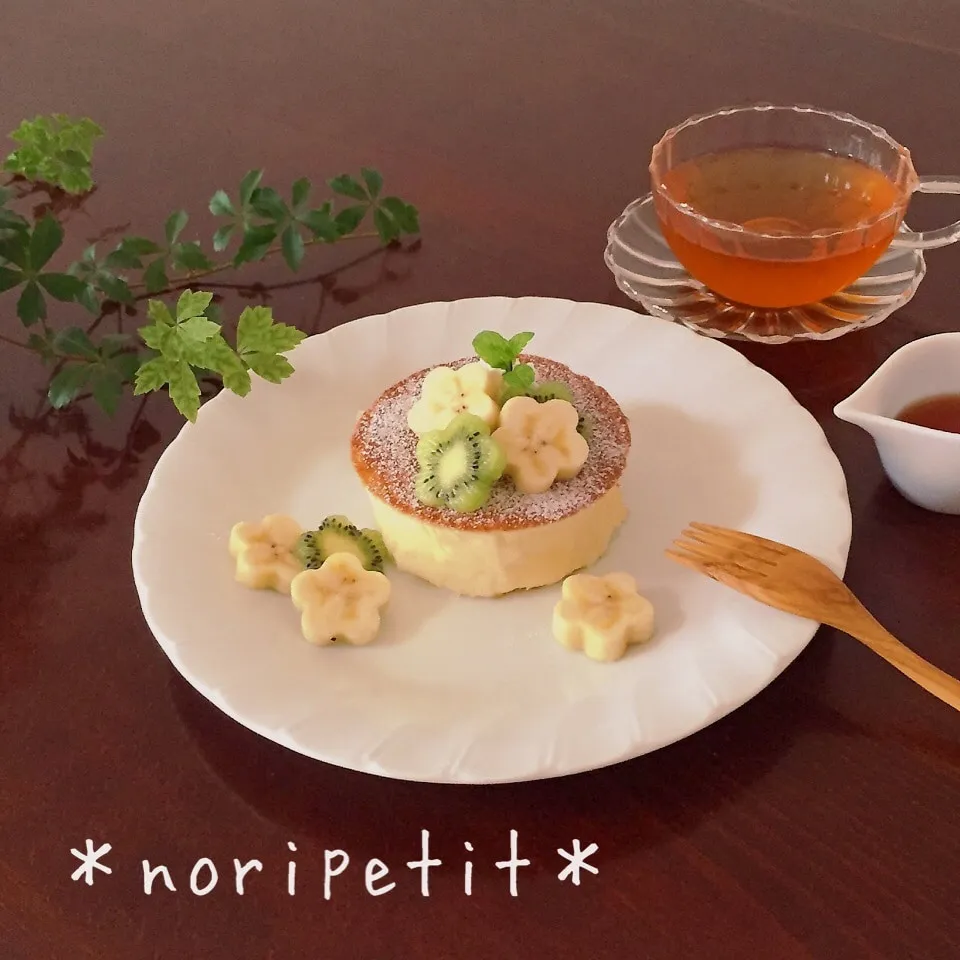 Snapdishの料理写真:HM&卵1個♡フライパンdeふわふわ厚焼きスフレパンケーキ♡|noripetit(のりP)さん