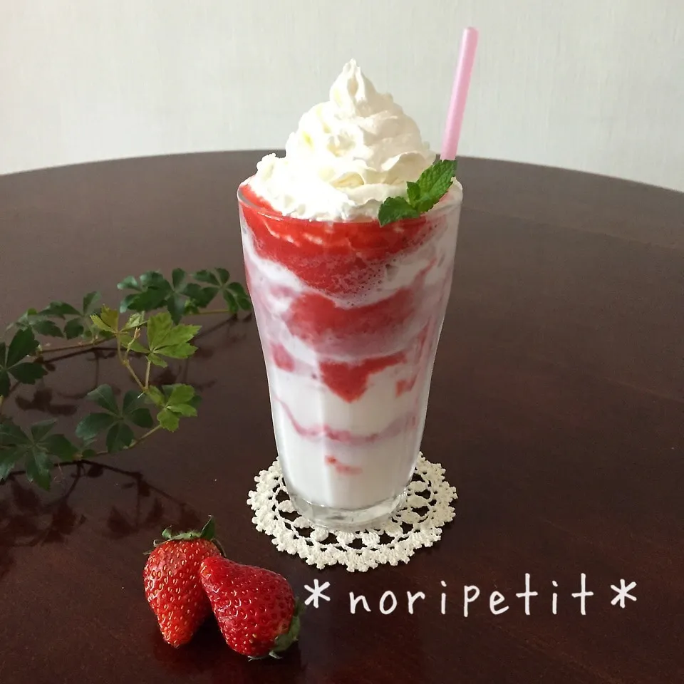 おうちde簡単♡スタバ・ストロベリークリームフラペチーノ風♡|noripetit(のりP)さん