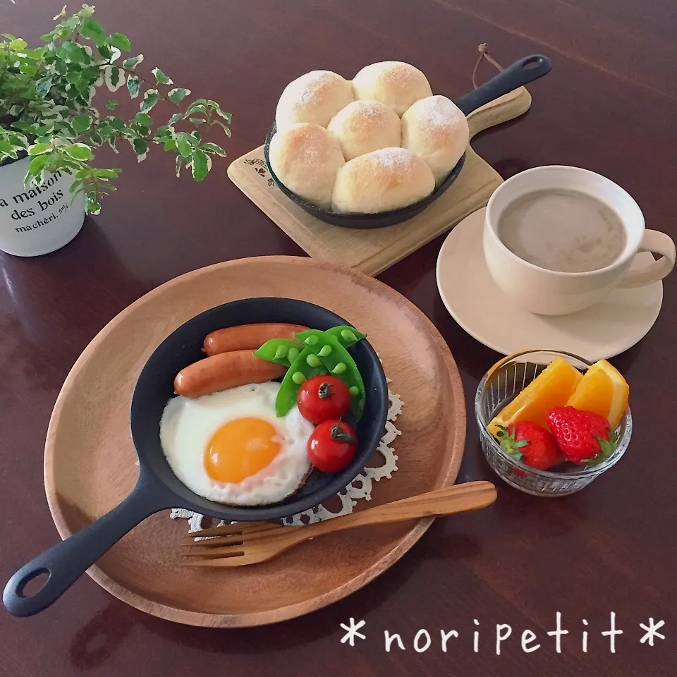 捏ねずレンジで簡単♡焼きたてフワフワちぎりパンdeブランチ♡|noripetit(のりP)さん