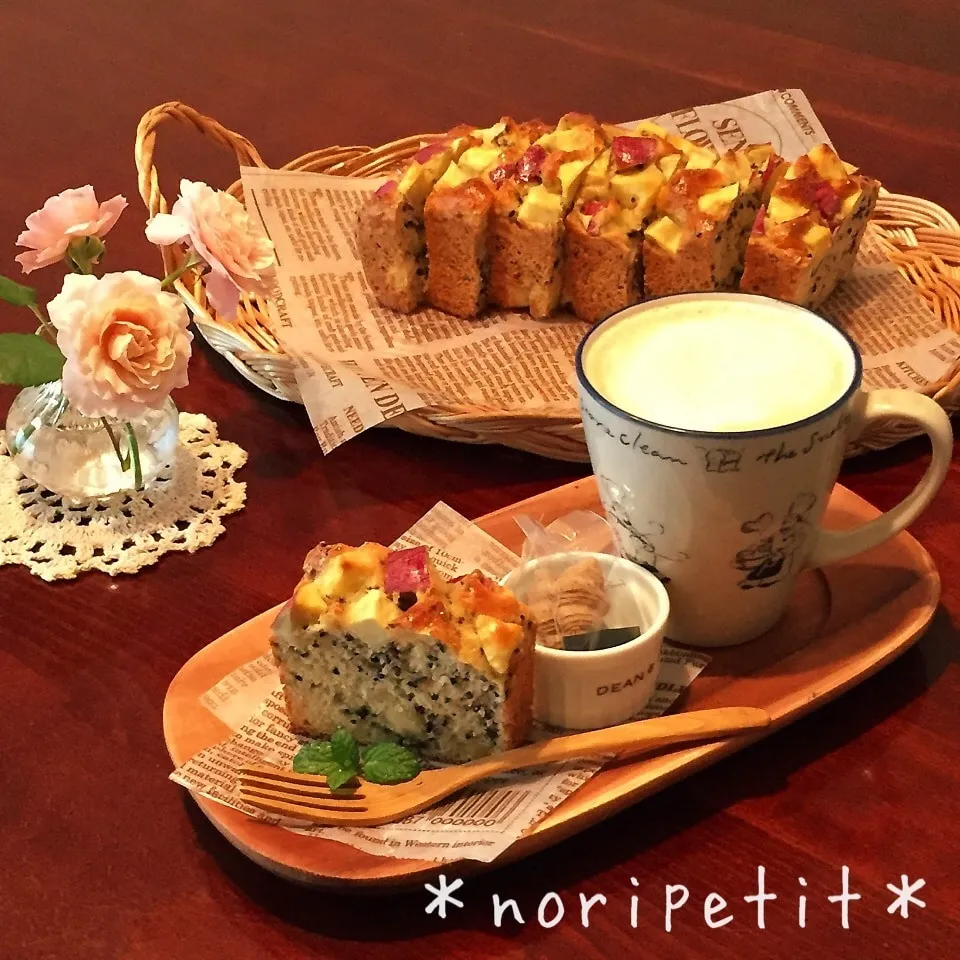 卵・油なし♪基本の材料2つ♡ゴロゴロさつまいも&黒ごまケーキ|noripetit(のりP)さん