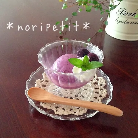 Snapdishの料理写真:材料3つ♡簡単〜ひんやり♡ブルーベリーフローズンヨーグルト♡|noripetit(のりP)さん