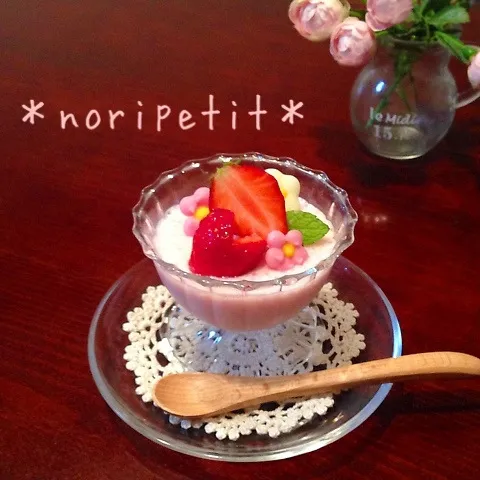 卵、生クリームなし♡ミキサーde簡単いちごのヨーグルトムース|noripetit(のりP)さん