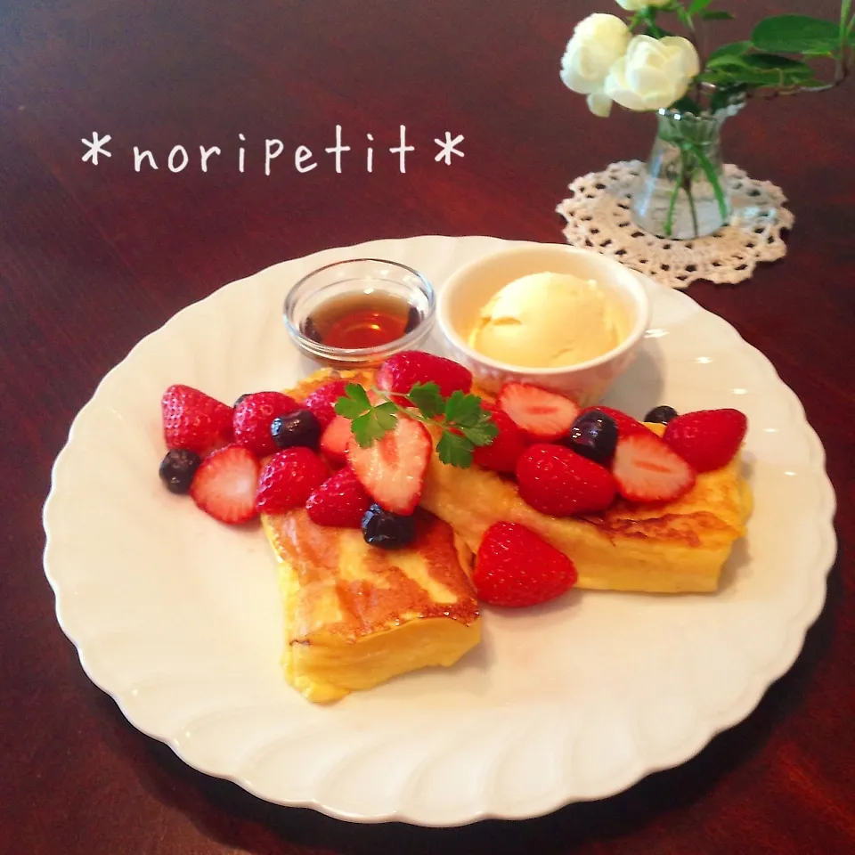 Snapdishの料理写真:ふんわり〜とろ〜り究極のフレンチトースト♡ベリーベリーver|noripetit(のりP)さん