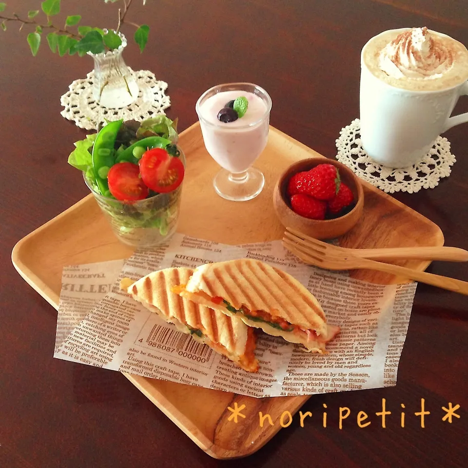 カフェモカ&イングリッシュマフィンのパニーニdeブランチ♡|noripetit(のりP)さん