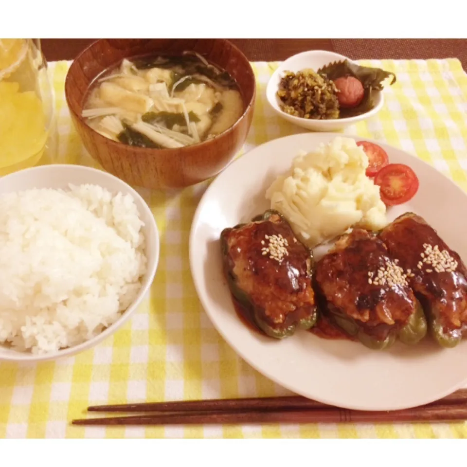 Snapdishの料理写真:ピーマンの肉詰め|うたままさん