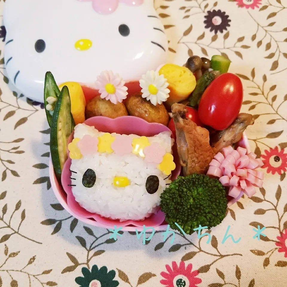 Snapdishの料理写真:幼稚園弁当☆キティちゃん＊キャラ弁|ゆかちんさん