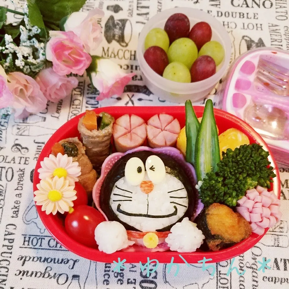 Snapdishの料理写真:幼稚園弁当☆ドラえもん＊キャラ弁|ゆかちんさん