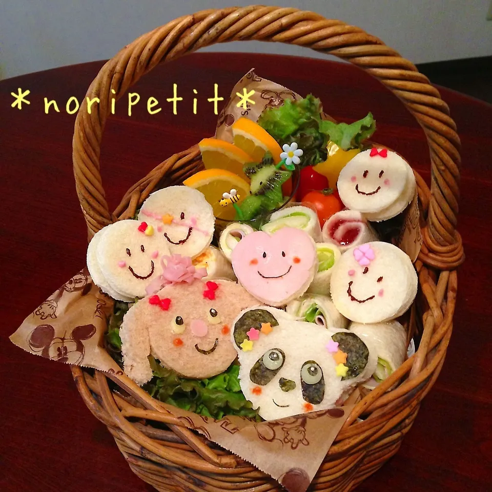 Snapdishの料理写真:サンドイッチいっぱ〜い♡バスケット|noripetit(のりP)さん